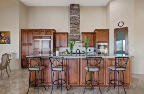 Rio Verde Foothills Casa | Purple Mountains Majesty w/2 Jacuzzis + Pool Table