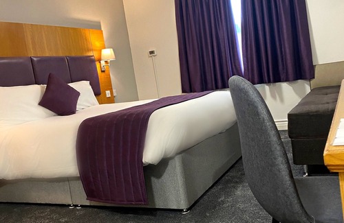 Bamber Bridge Hotel | Purple Roomz