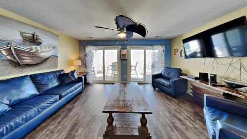 Put-in-Bay Casa | Put-in-Bay Waterfront Condo #205