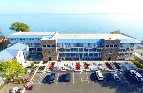 Put-in-Bay Casa | Put-in-Bay Waterfront Condo #202