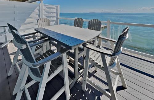 Put-in-Bay Casa | Put-in-Bay Waterfront Condo #202