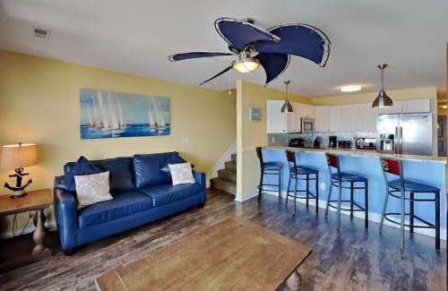 Put-in-Bay Casa | Put-in-Bay Waterfront Condo #202