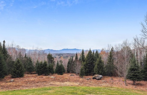 Stowe Hollow Casa | Putnam Forest Lookout - a beautiful Stowe Hollow home with Mt. Mansfield views!