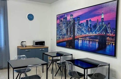 Campobasso Apartamento | Puzzle Rooms - Purple Room