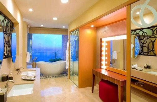 Mismaloya Hotel | PV Getaway | Studio w/ King Bed & Balcony Views