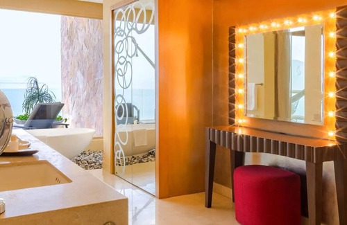 Mismaloya Hotel | PV Getaway | Studio w/ King Bed & Balcony Views