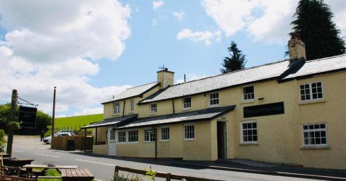 Pwllgloyw Casa | Pwllgloyw arms