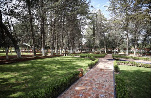 San Martin de las Pirámides Hotel | Pyramid Retreat: Club Campestre Teotihuacan Oasis