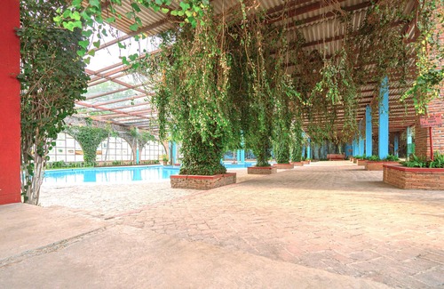 San Martin de las Pirámides Hotel | Pyramid Retreat: Club Campestre Teotihuacan Oasis