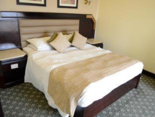 Al Duqqi Hotel | Pyramisa Suites Hotel Cairo