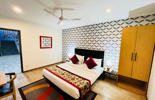 Chhatarpur Hotel | Qotel Hotel Chhatarpur - Opposite Tivoli Garden