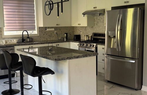 Whitby Casa | Quaint 4-bedroom house with AC in charming Whitby on