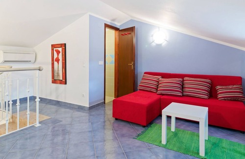 Krmed Casa | Pintoresco apartamento en Rovinj con terraza