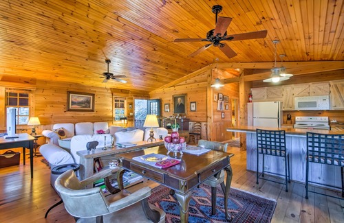 Bryson City Cabaña | Pintoresco Bryson City Cottage w / Prime Views!
