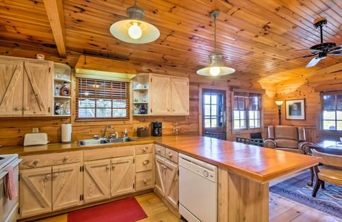 Bryson City Cabaña | Pintoresco Bryson City Cottage w / Prime Views!