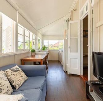 Annerley Apartamento | Quaint & Cosy 1 Bedroom Apartment in Queenslander.