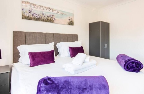 Gravesend Apartamento | Wifi, Smart TV, Parking, Long Term Rates