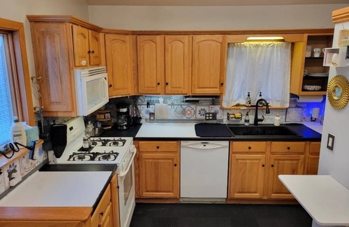 St. Louis Park Casa | Quaint Cottage, a Wanderstay of Tranquility hidden in the heart of Minneapolis