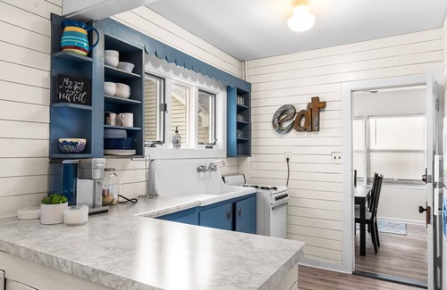 Eureka Casa | Quaint cottage on west end of beautiful Green Lake WI