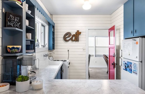Eureka Casa | Quaint cottage on west end of beautiful Green Lake WI