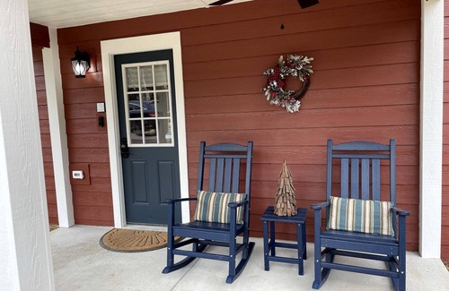 Lexington Cabina | Quaint Cute Cabin Incredible for a Couples Escape in Virginia
