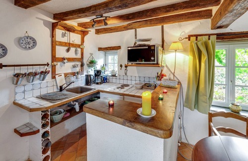 Saint-Laurent-des-Mortiers Casa | Pintoresca casa de vacaciones en Loire, Francia con jardín