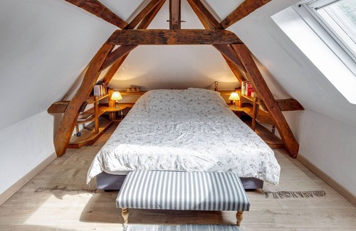 Saint-Laurent-des-Mortiers Casa | Pintoresca casa de vacaciones en Loire, Francia con jardín