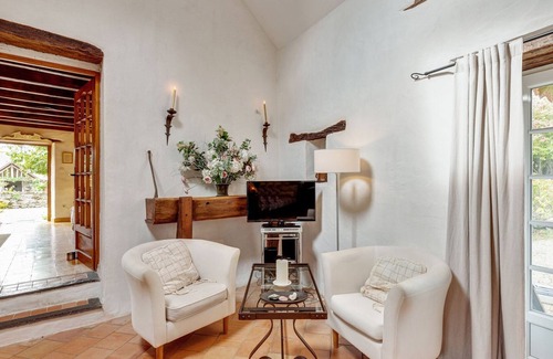 Saint-Laurent-des-Mortiers Casa | Pintoresca casa de vacaciones en Loire, Francia con jardín