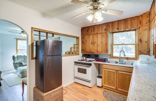 Hudson Lake Casa | Quaint New Carlisle Escape w/ Lake Access!