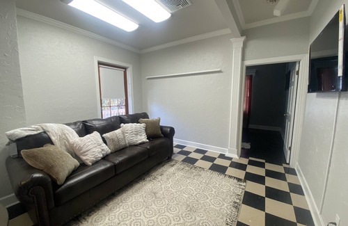 Eunice Apartamento | Quaint hideaway with old New Orleans appeal- Close to Downtown shopping & eats!