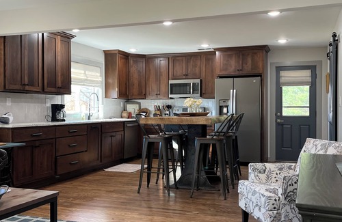 Saint Francis Casa | Quaint,newly remodeled country cabin in the heart of Bourbon Country.