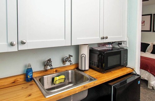 Roosevelt Apartamento | Quaint, Pet-friendly Studio Close to NDSU, Fargodome and Downtown Restaurants