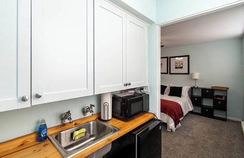 Roosevelt Apartamento | Quaint, Pet-friendly Studio Close to NDSU, Fargodome and Downtown Restaurants