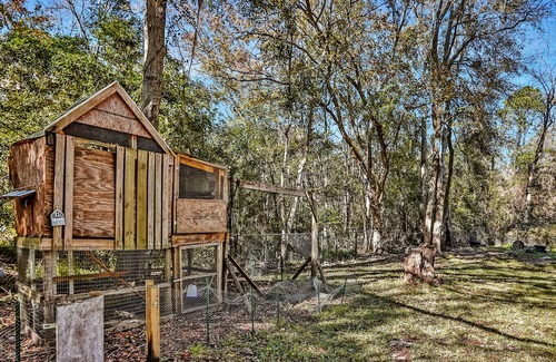 Westside Casa | Quaint, private stay with a large yard, private washer/dryer - snowbird friendly