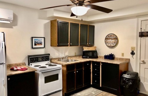 Port Colborne Cabaña | Quaint rear guest suite along the canal and close to Niagara Falls and wineries.