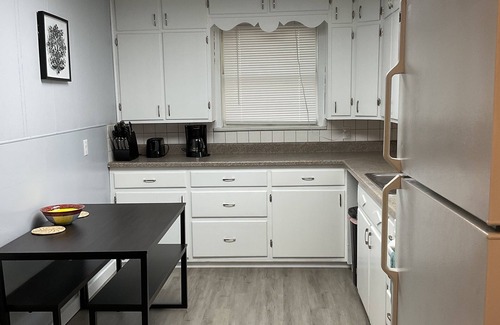 Fostoria Casa | Quaint recently renovated private home with small town living surroundings