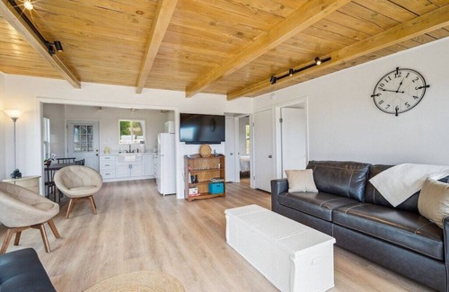 Timber Cove Casa | Quaint, Remote and Private Coastal Cottage with Stunning Views!