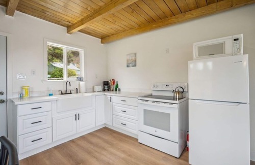 Timber Cove Casa | Quaint, Remote and Private Coastal Cottage with Stunning Views!