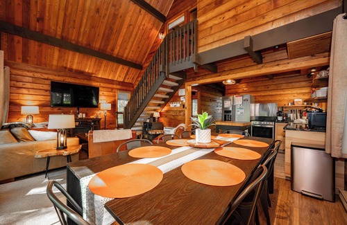 McHenry Casa | Quaint Retreat w/ Fire Pit & Lake Access