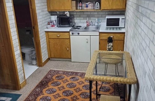 Cascade Casa | Quaint, Rustic Charm Lake house with WiFi in Cascade.