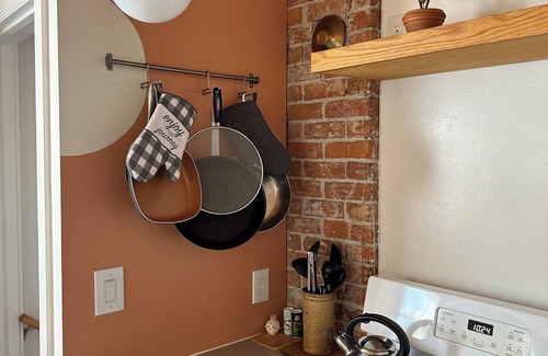 Central - Terry Casa | Quaint sunny cottage that rests in the historical neighborhood of Billings