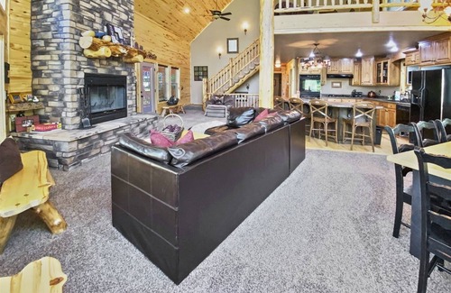 Mammoth Creek Cabina | Quakie Lake Retreat, Mountain cabin 4 bd 3 bth Heart of Dixie National Forest