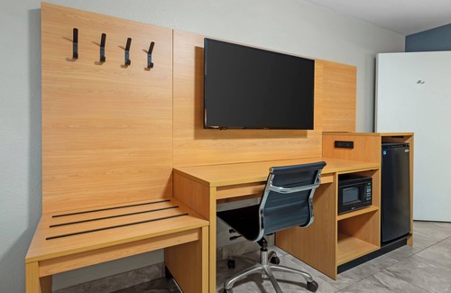 Tampa Hotel | Quality Inn and Conference Center Tampa-Brandon