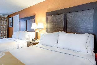 Gatlinburg Hotel | Quality Inn Creekside - Downtown Gatlinburg