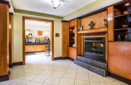 Darien Hotel | Quality Inn Darien-North Brunswick