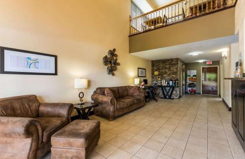 Huntersville Hotel | Quality Inn Huntersville near Lake Norman