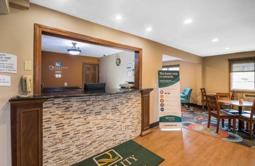 Janesville Hotel | Quality Inn Janesville North