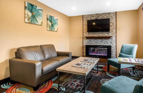 Janesville Hotel | Quality Inn Janesville North