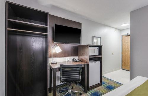 Owatonna Hotel | Quality Inn Owatonna near Medical Center