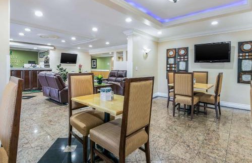 College Park Hotel | Quality Inn & Suites Atlanta Airport South